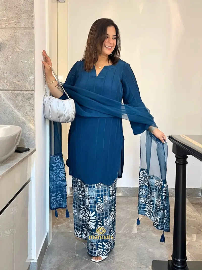Elegant Set Features a Soft Crepe Kurta – Mannats Boutique