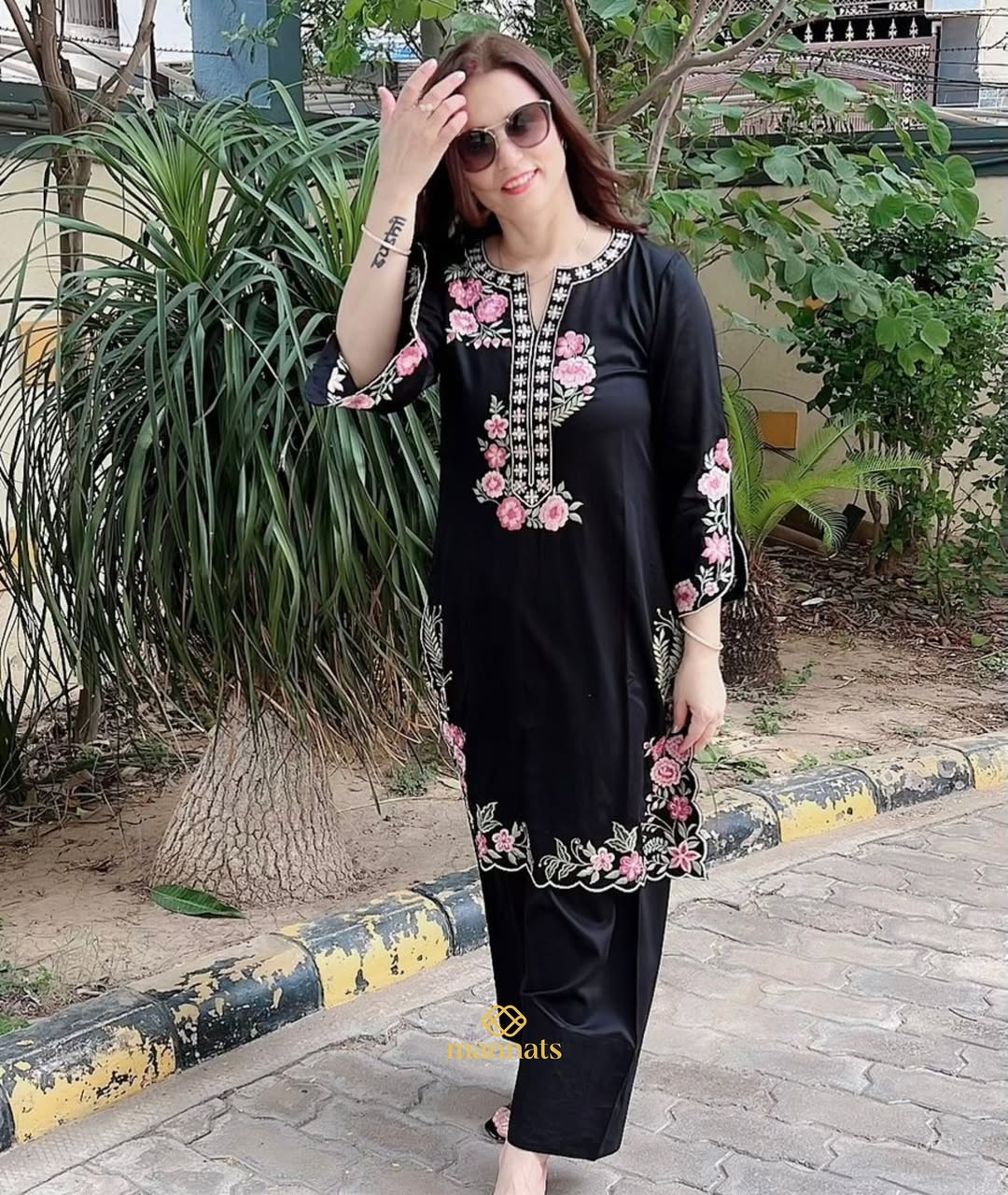 Happy client diaries😌She chose our Cotton embroidered farshi salwar suit — loved for its comfor (1)