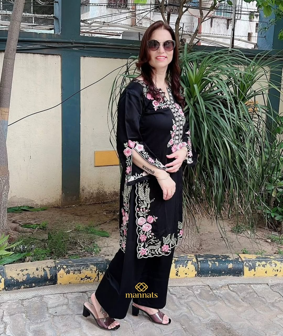 Happy client diaries😌She chose our Cotton embroidered farshi salwar suit — loved for its comfor (3)