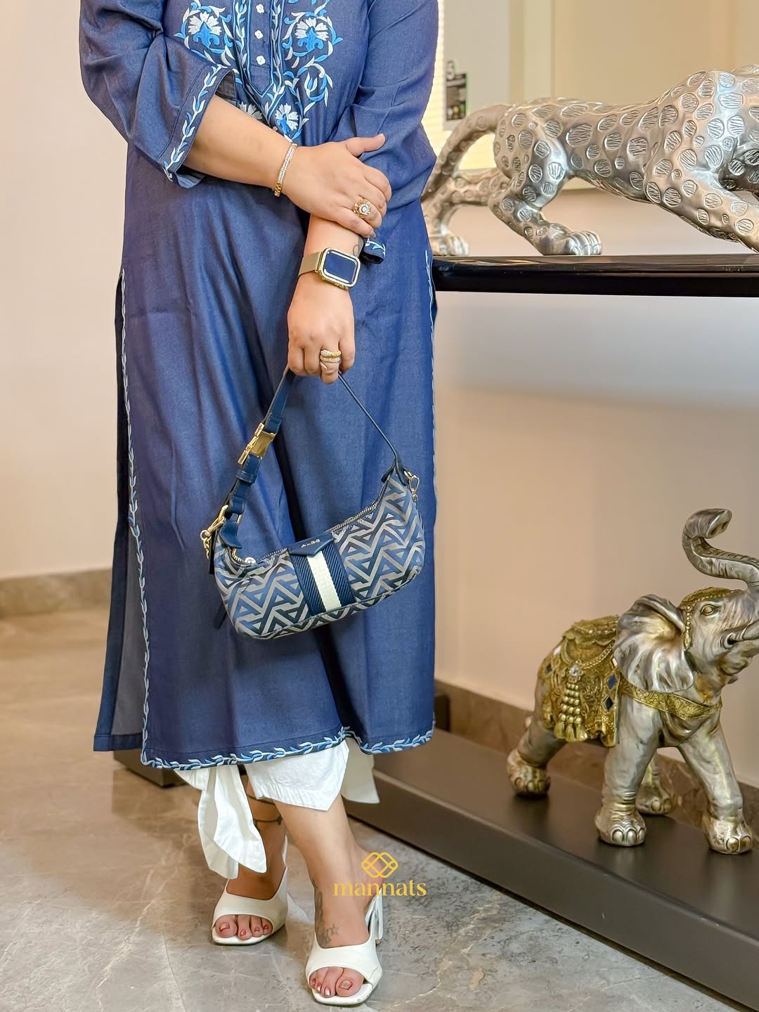 Blue Denim Thread Embroidered Kurta - This Blue Denim Thread Embroidered Kurta blends contempora (2)