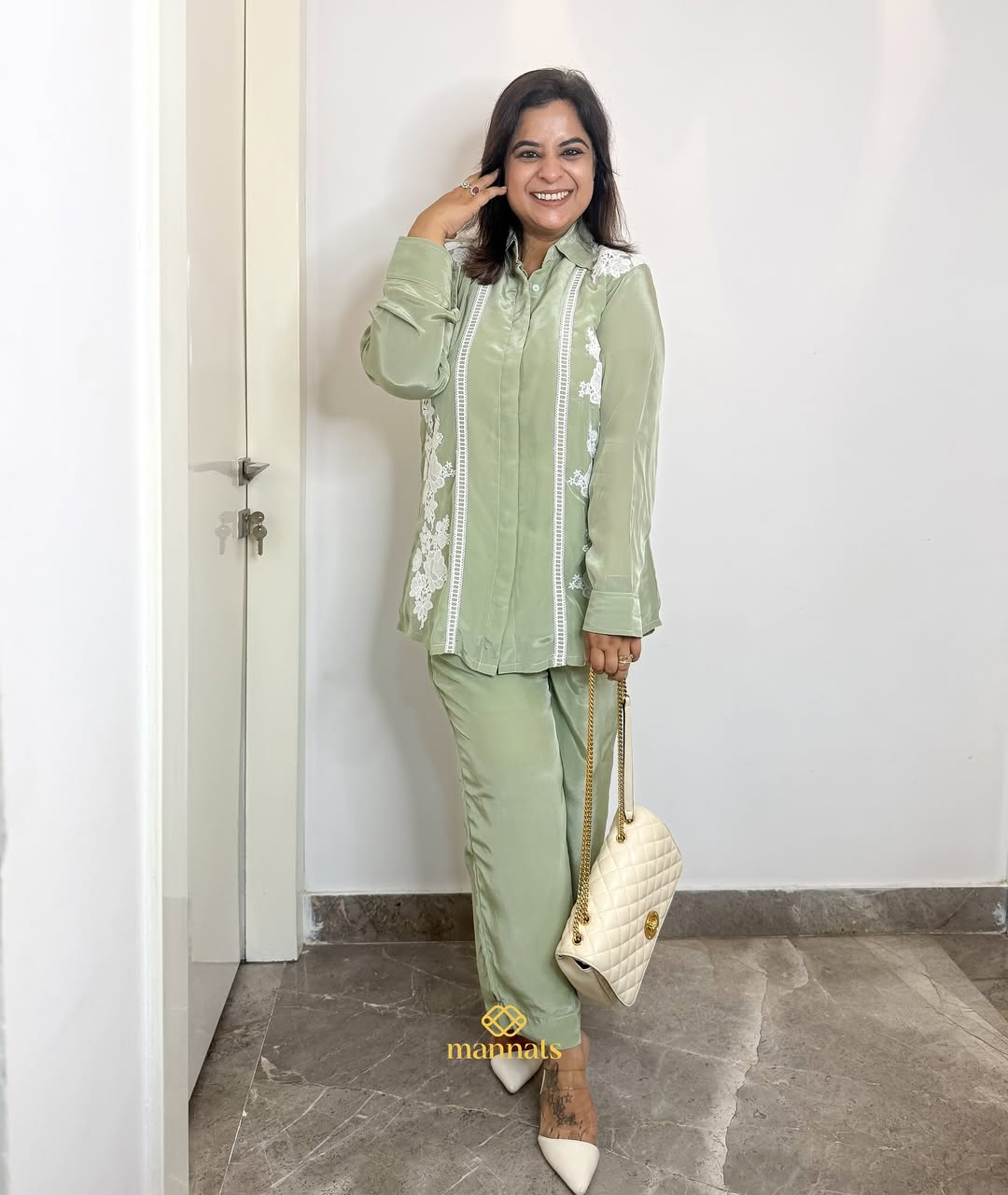 Rozana Rang - Episode 3 🪡🥝🦚This elegant crepe co-ord set is beautifully designed with soft fl