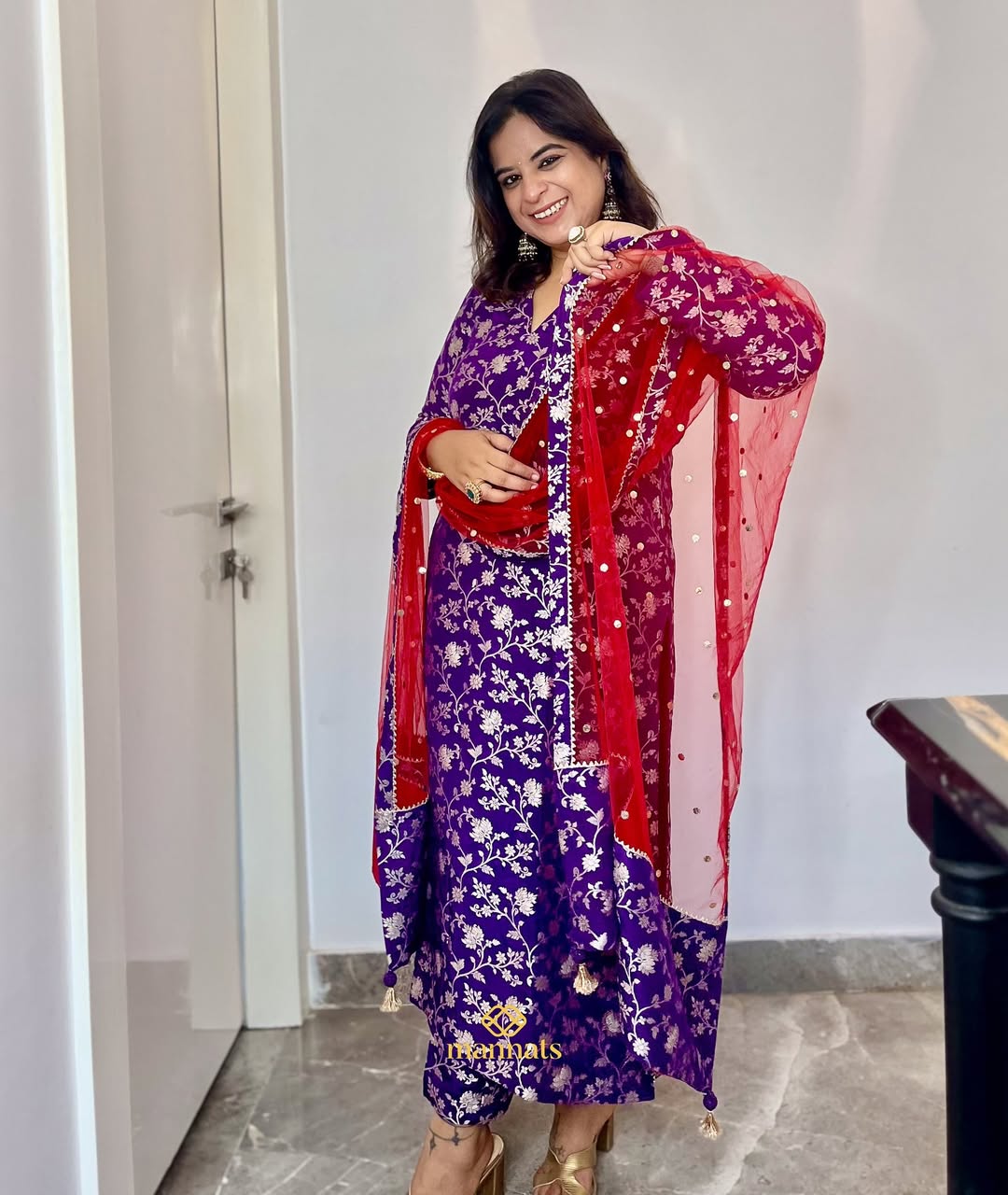 ✍️ Rangon ka उत्सव - Episode 1 🪡❤️This elegant ensemble is crafted in Banarasi Chanderi Georget (1)