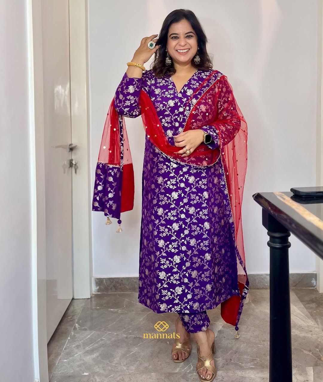 ✍️ Rangon ka उत्सव - Episode 1 🪡❤️This elegant ensemble is crafted in Banarasi Chanderi Georget (2)