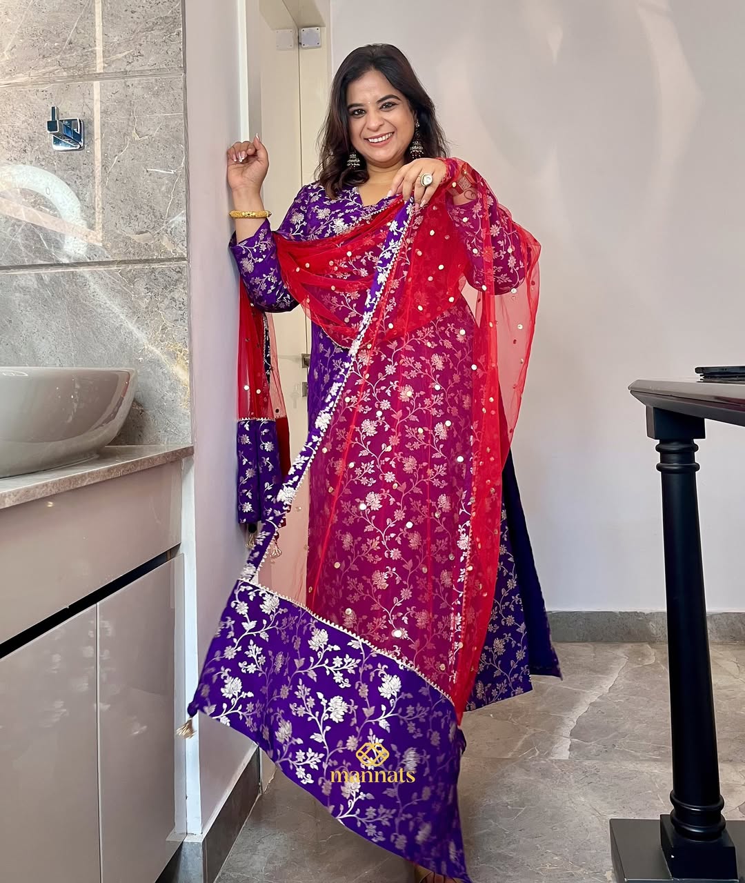 ✍️ Rangon ka उत्सव - Episode 1 🪡❤️This elegant ensemble is crafted in Banarasi Chanderi Georget (3)