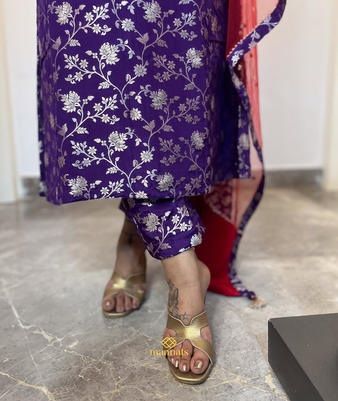 ✍️ Rangon ka उत्सव - Episode 1 🪡❤️This elegant ensemble is crafted in Banarasi Chanderi Georget (6)