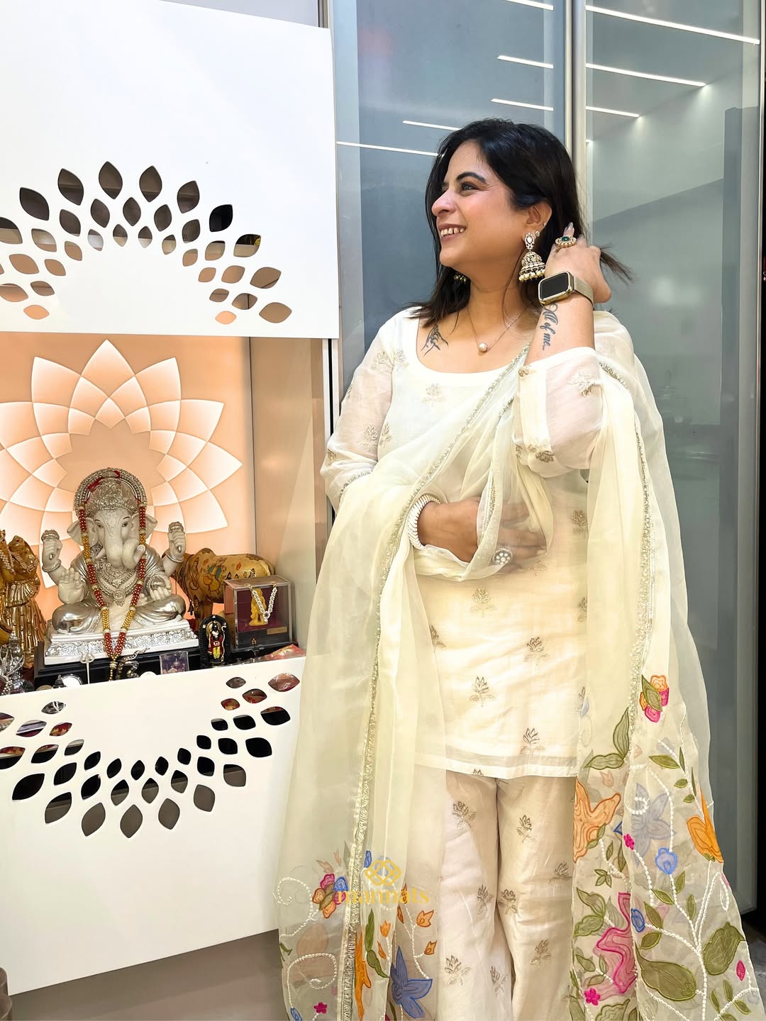 𝐑𝐚𝐧𝐠𝐯𝐚𝐥𝐢 (Day-1 रंगों और रूपों का उत्सव)🙏🏼🤍This Chanderi zari embroidered sharara sui (4)