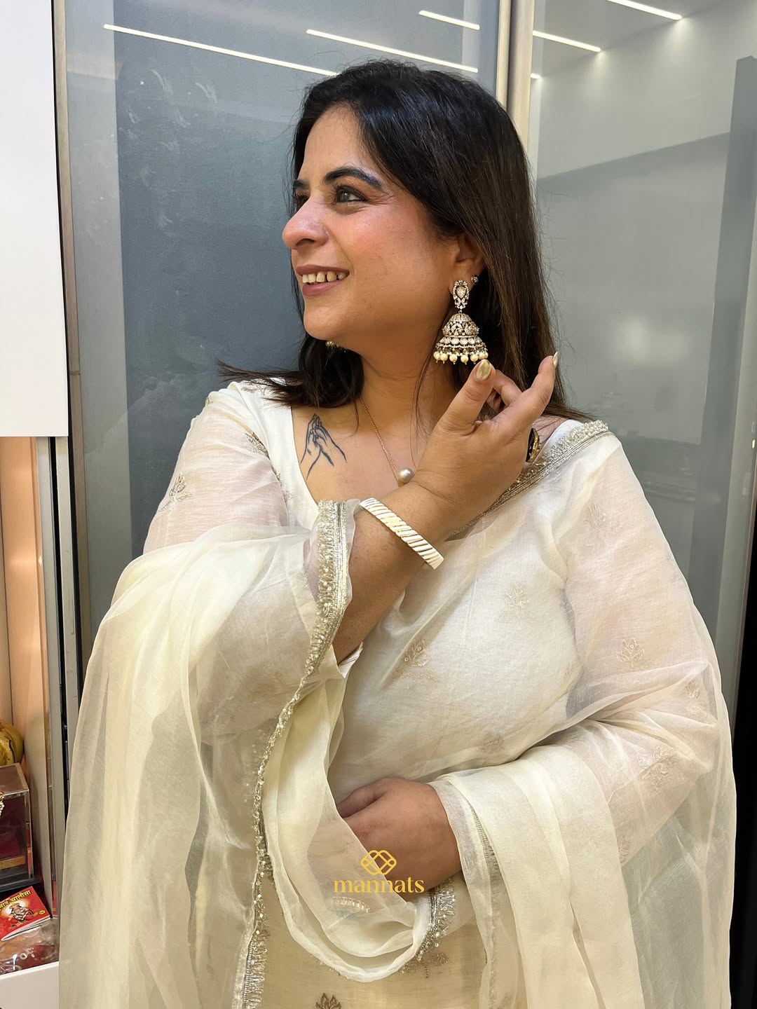 𝐑𝐚𝐧𝐠𝐯𝐚𝐥𝐢 (Day-1 रंगों और रूपों का उत्सव)🙏🏼🤍This Chanderi zari embroidered sharara sui (5)