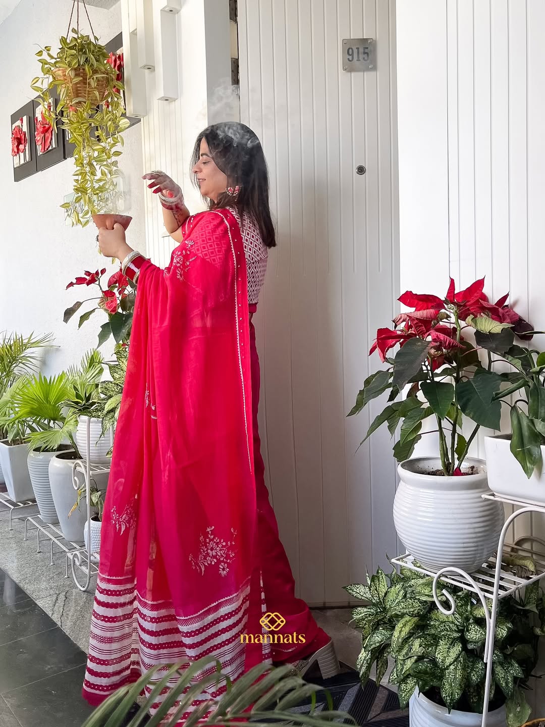 𝐑𝐚𝐧𝐠𝐯𝐚𝐥𝐢 (Day-7 रंगों और रूपों का उत्सव)🙏🏼🌺This Mulmul saree is a perfect blend of gr (5)