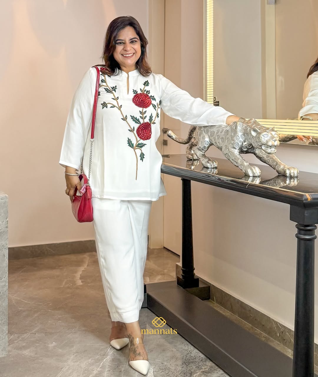 Crafted in luxurious crepe fabric, this coord set is enhanced with delicate sequin hand embroide (3)