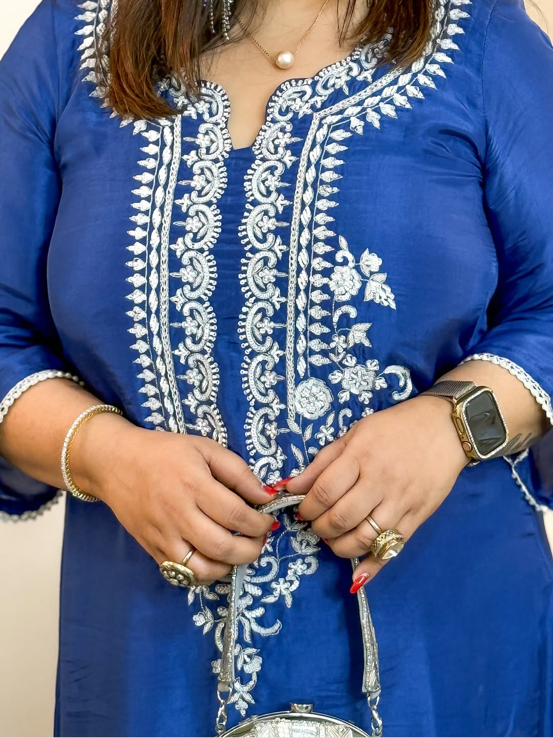 This long Indo-Western dress is crafted from premium fabric, featuring intricate hand embroidery (4)