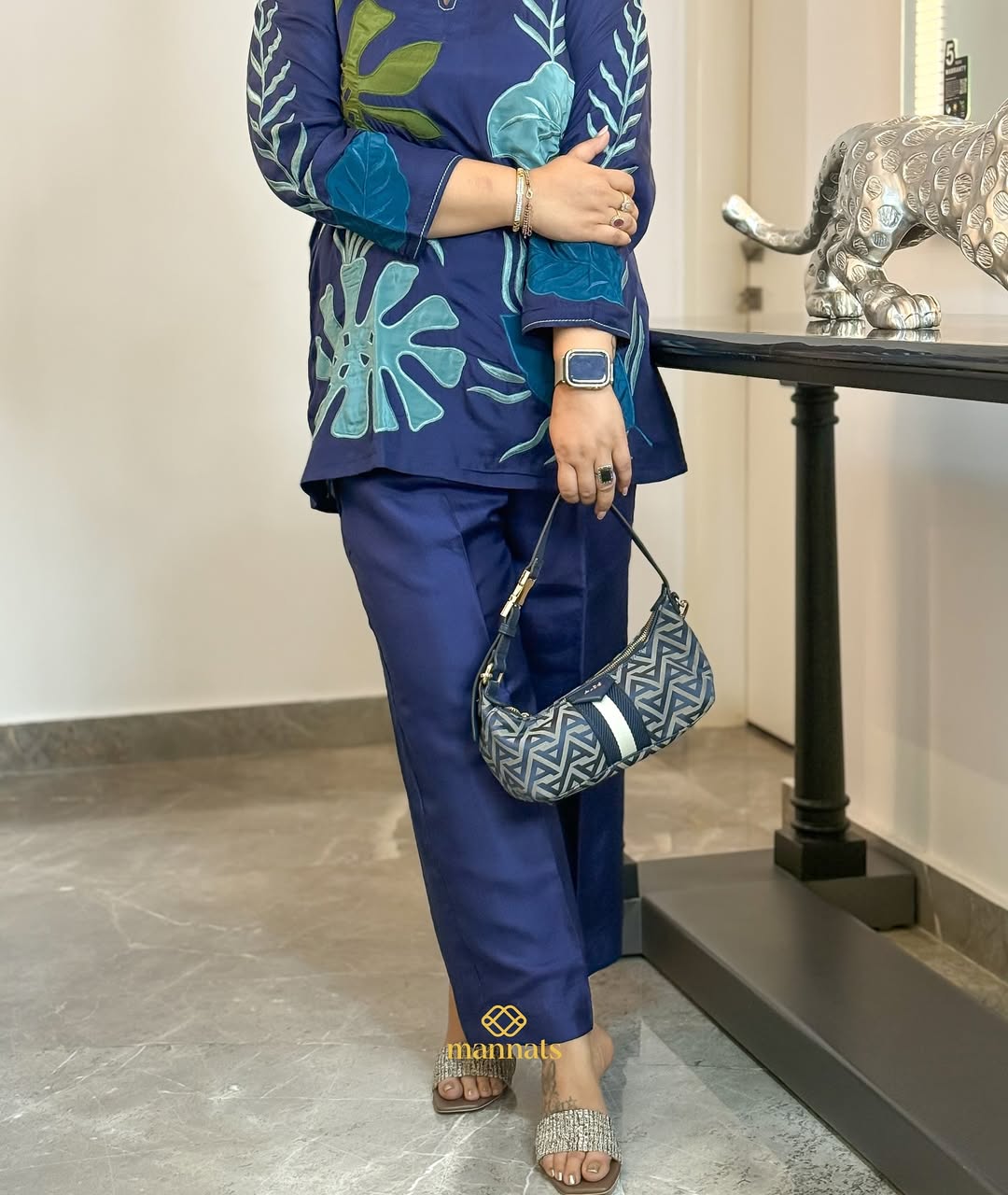 Where silk meets sophistication, and every stitch tells a story.This corset-style, adorned with (7)